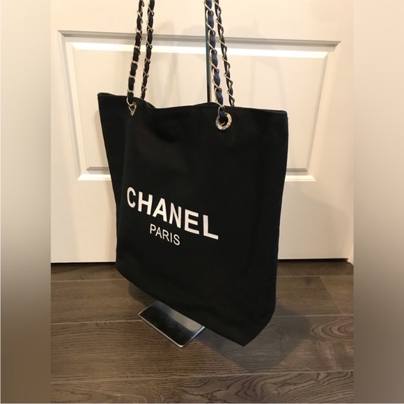 Chanel parfume gift tote - Picture 3 of 10